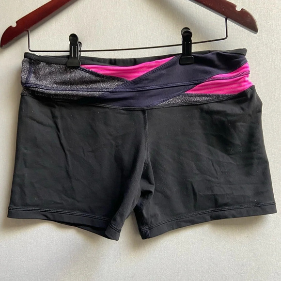 Lululemon Athletica Groove Short reversible/low rise shorts Sz 10 - Picture 2 of 6